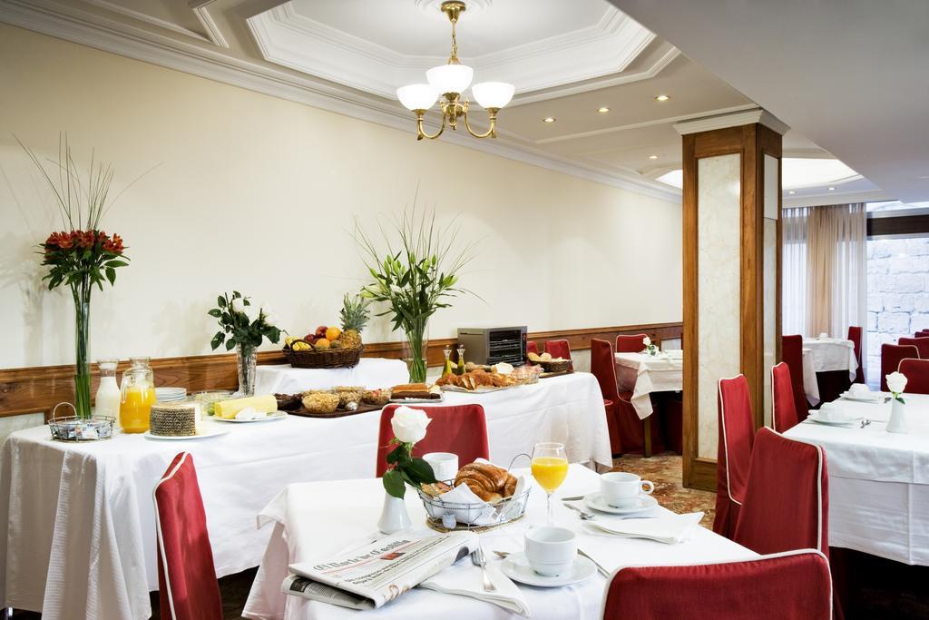 Hotel Roma باياذوليد المطعم الصورة